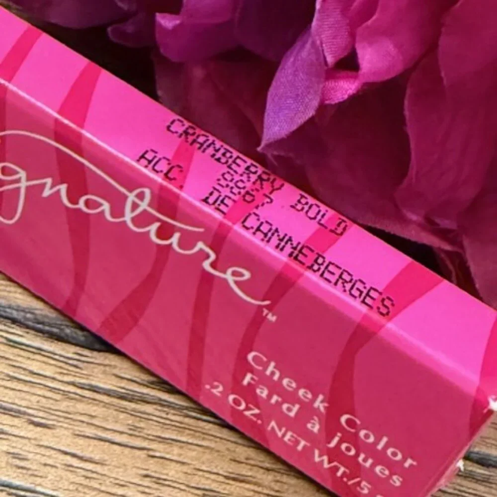 Mary Kay Signature Cheek Color: Cranberry Bold